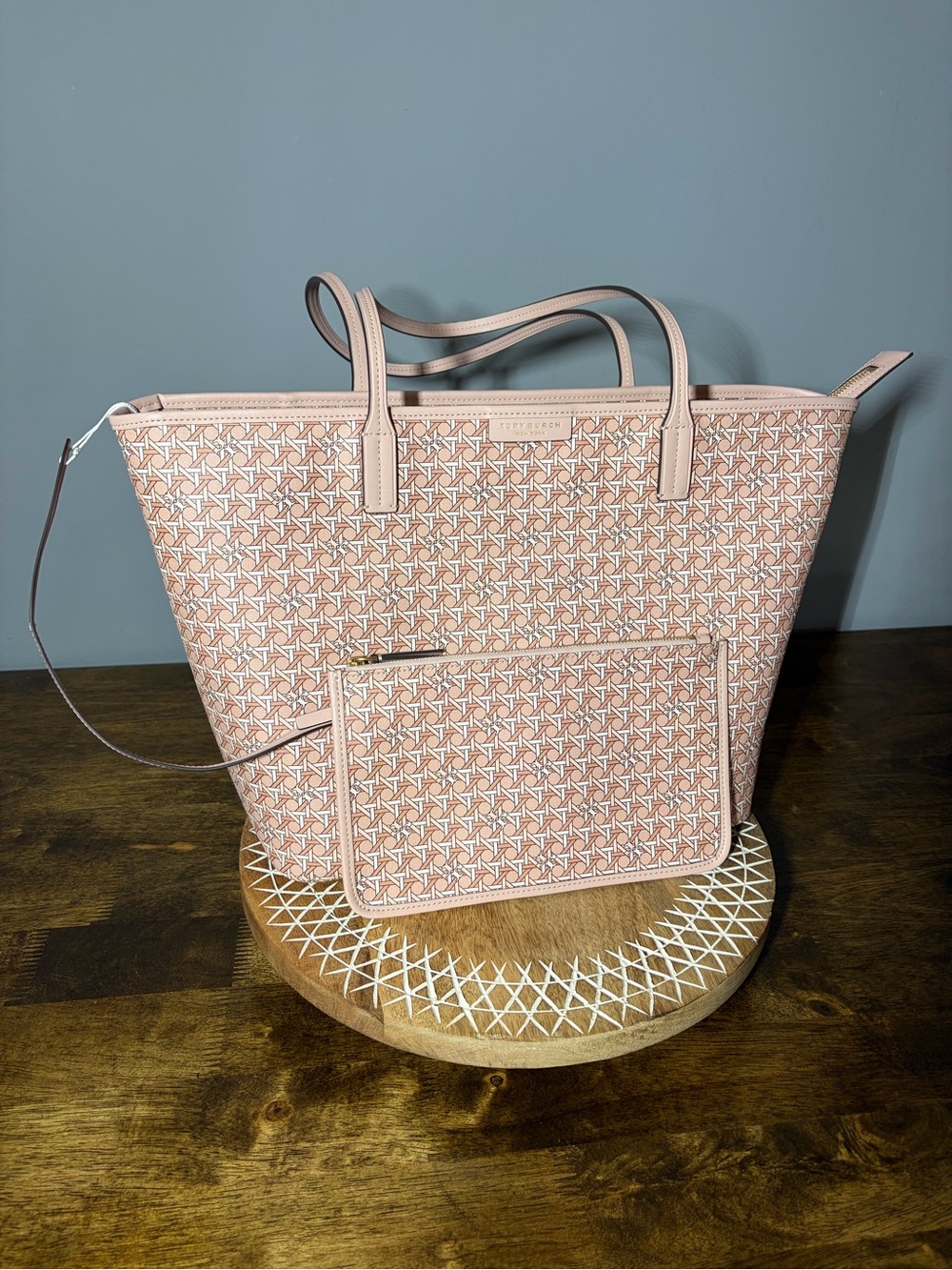 Tory Burch Ever Ready Monogram Tote | Like New!